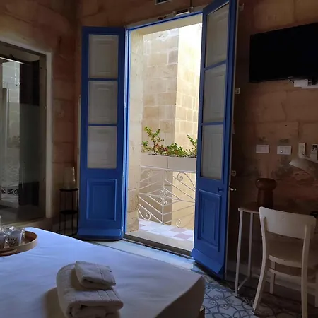 Bed & Breakfast Blue House 9 & Breakfast 4*