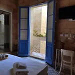 Bed & Breakfast Blue House 9 & Breakfast 4*