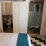 Blue House 9 & Breakfast 4*