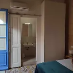 Bed & Breakfast Blue House 9 & Breakfast 4*
