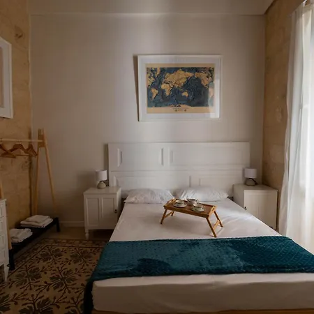 Blue House 9 & Breakfast Bed and Breakfast