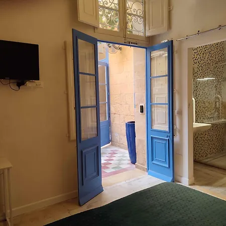 Blue House 9 & Breakfast * Birgu