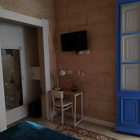 Blue House 9 & Breakfast Bed and Breakfast