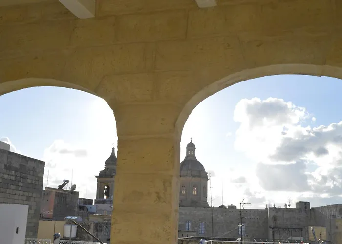 Blue House 9 & Breakfast Frühstückspension 4*