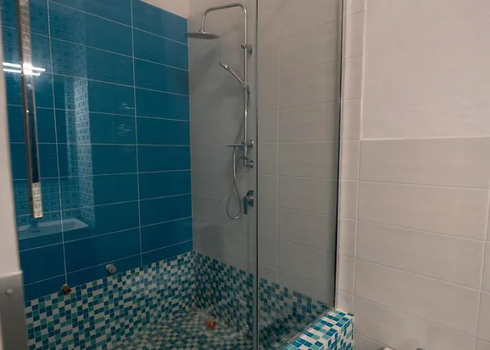 Blue House 9 & Breakfast 4*