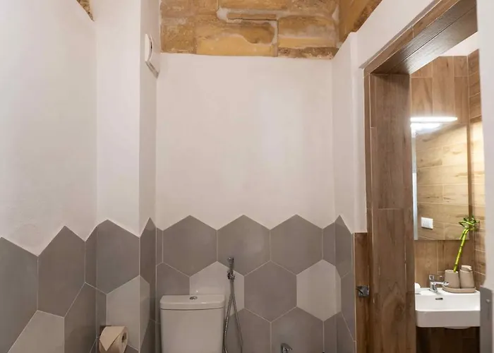 Blue House 9 & Breakfast Frühstückspension 4*